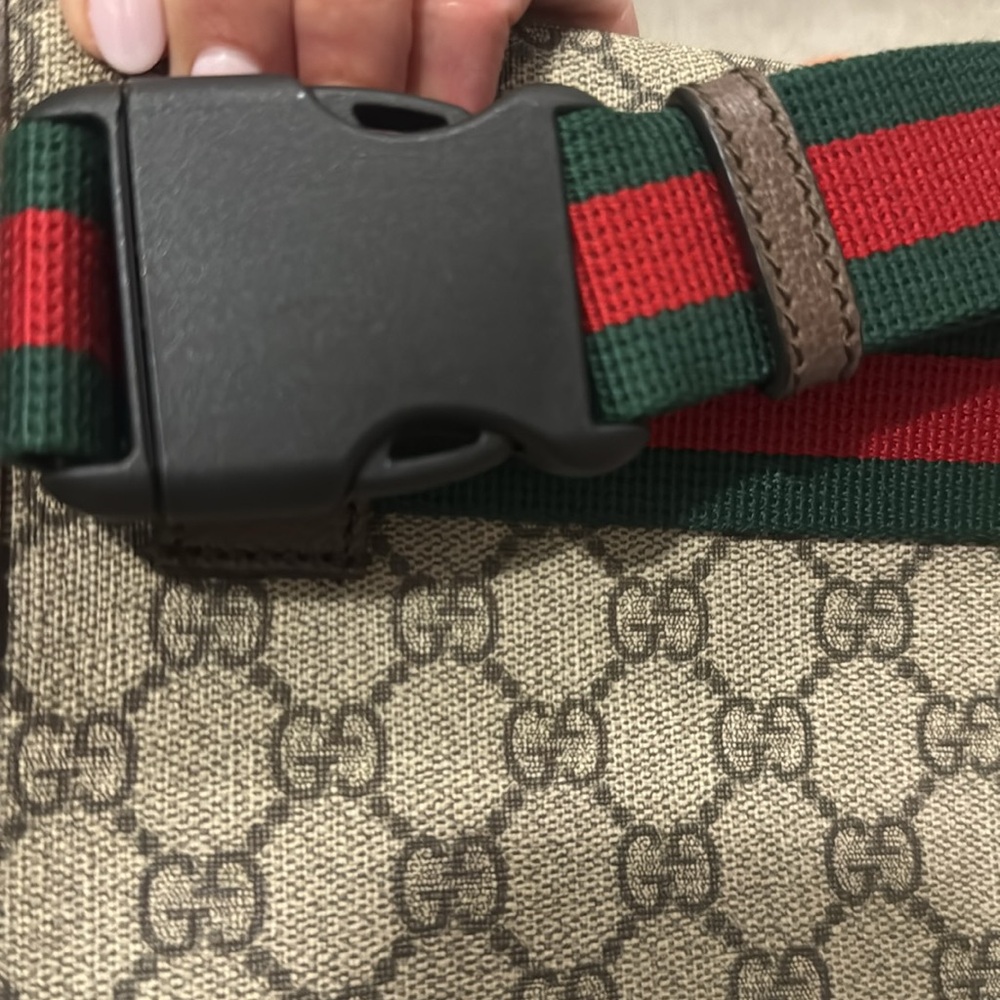 Gucci Beige GG Pattern Crossbody Bag - Picture 8 of 12